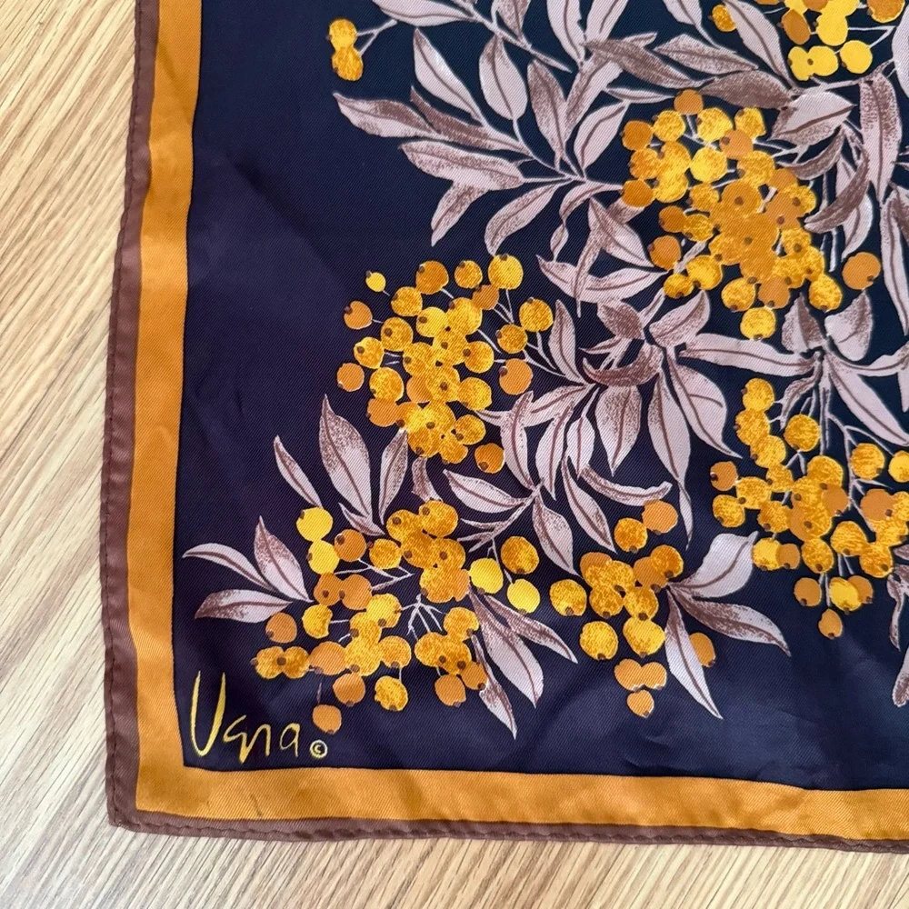 Vintage 80s Vera Neumann Floral Berries Scarf 26” Square brown‎ orange yellow - Picture 2 of 5
